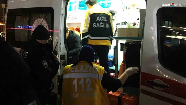 Elazığ'ın en işlek caddesinde bıçaklı kavga: 2 yaralı