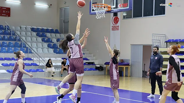 Elazığ'ın perileri turu üçüncü maça taşıdı