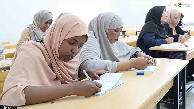 Elazığ'da 14 Yabancı Uyruklu Türkçe Öğreniyor: Sosyal Uyum Güçleniyor!