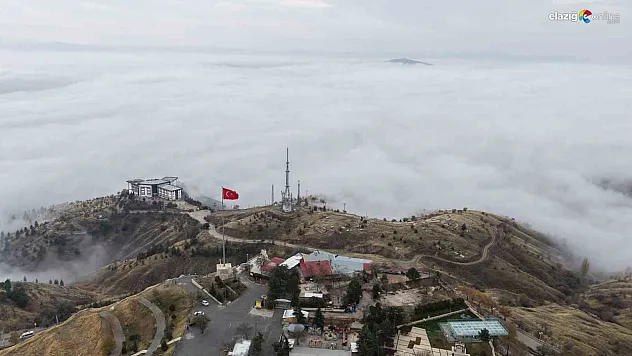 Elazığ Sis Denizine Döndü: Harput'ta Güneş Açtı, Şehir Bulutların Altında Kaldı!