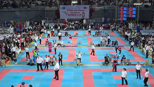 Elazığlı Kickboksçular Dünya Kupası'ndan Madalyalarla Döndü!