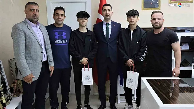 Elazığlı güreşçiler bir kez daha gururlandırdı