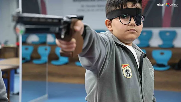 Elazığlı Eymen Arık'tan Hedefi On İkiden Vuran Performans! Milli Takım Sinyali