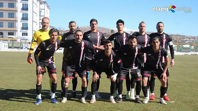Elazığspor, 20 futbolcuyla Karaman'da