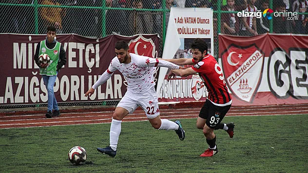 Elazığspor'da Murathan'ın çapraz bağları koptu
