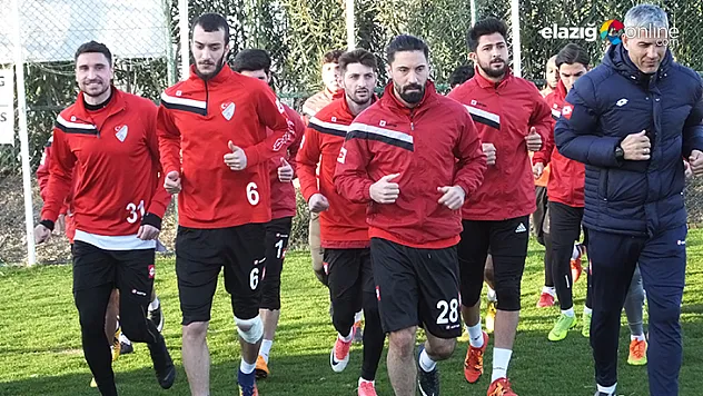 Elazığspor'da yeni teknik direktör arayışları devam ediyor