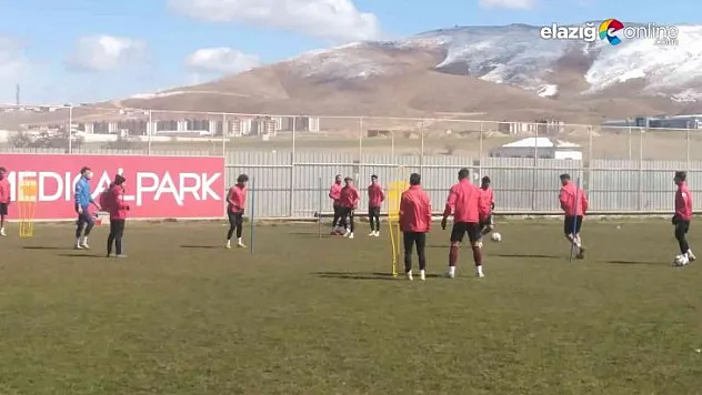 Elazığspor kritik maç öncesi tam kadro çalıştı