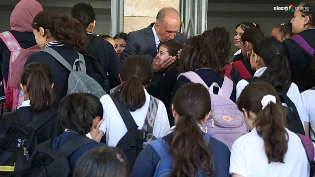 Emeklilikte de öğrencileri için çalışan öğretmen