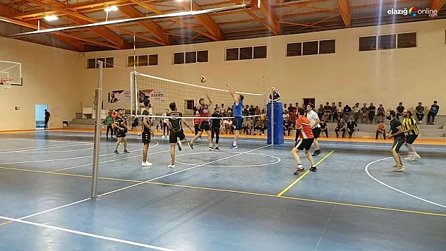 Emniyetspor, Dicle Gençlikspor voleybol turnuvasında şampiyon oldu