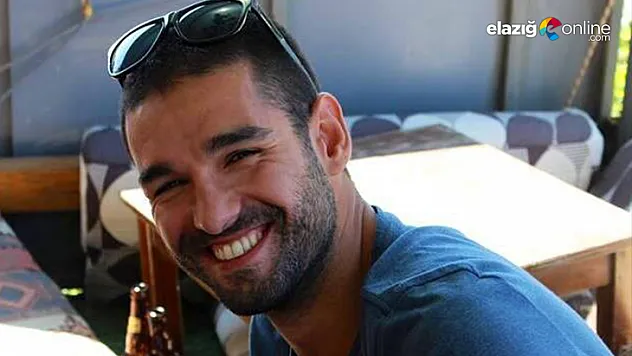 Enkaz Altındaki Elazığlı Hemşehrimiz Kaygusuz'a Ulaşılmaya Çalışılıyor