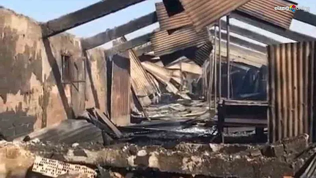 Yanan ahır kullanılamaz hale geldi!