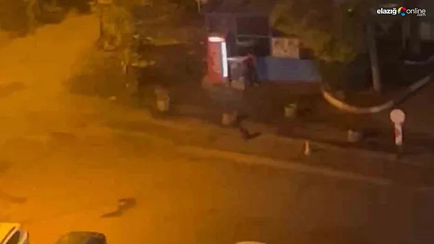 Etrafa aldırmadan büfenin camlarını alaşağı etti