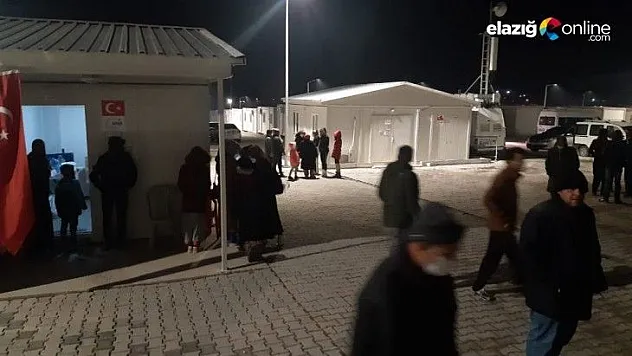 Evi hasarlı vatandaşlar konteyner kente yerleştirilmeye başlandı