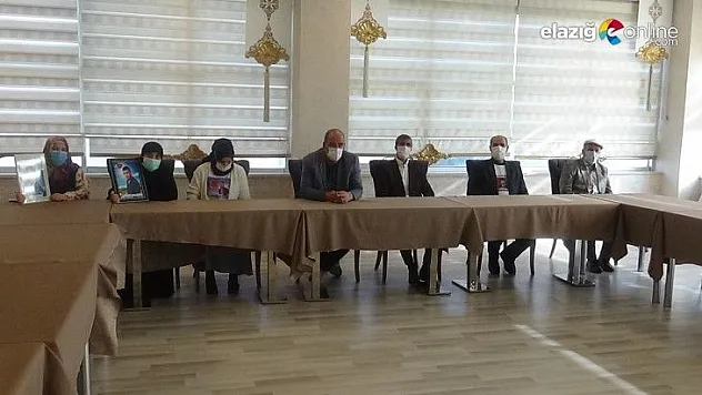 Evlat nöbetindeki aileler kısıtlamaya rağmen eylemlerini sürdürüyor