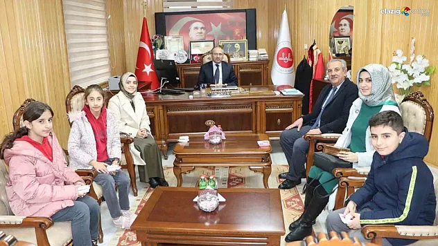 Harçlıklarını Filistin'e bağışladılar