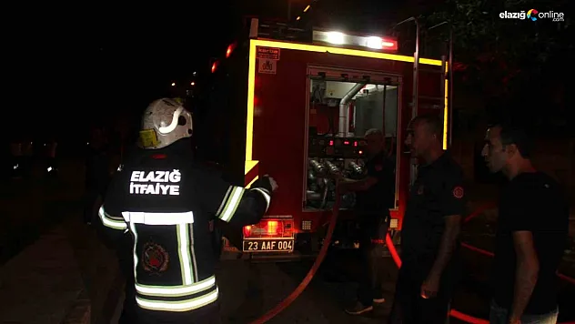 Vatandaşlar film izler gibi yangını böyle izledi