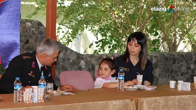 Fırat Anaokulu Öğrencilerinden Jandarmaya Anlamlı Ziyaret