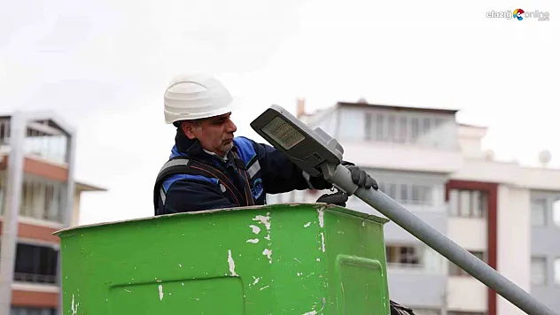 Fırat EDAŞ'tan LED dönüşümüyle 13 milyonluk tasarruf hamlesi