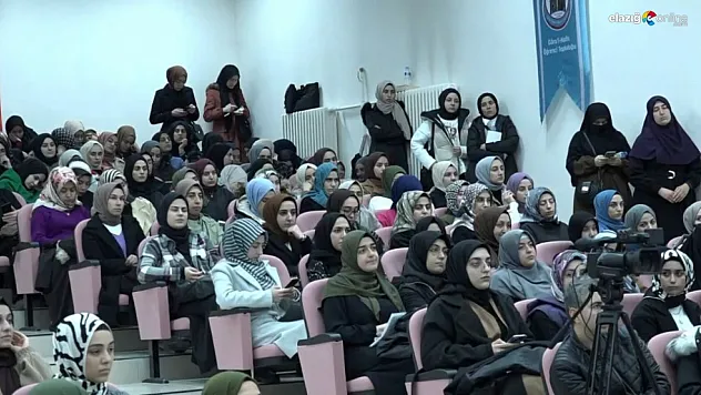 Fırat Üniversitesi İlahiyat Fakültesi tarafından 'Hadislere Bütüncül Bakış' Konferansı