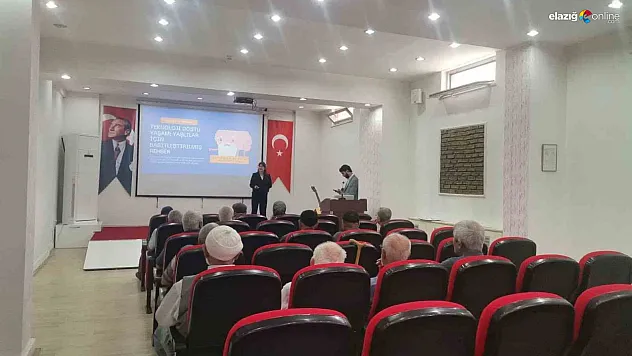 Fırat Üniversitesi Öğrencilerinden Yaşlılara Dijital Rehberlik ve Müzik Sürprizi!