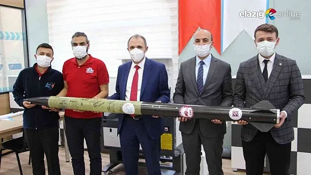 Rektör Göktaş'tan Roket takımına ziyaret