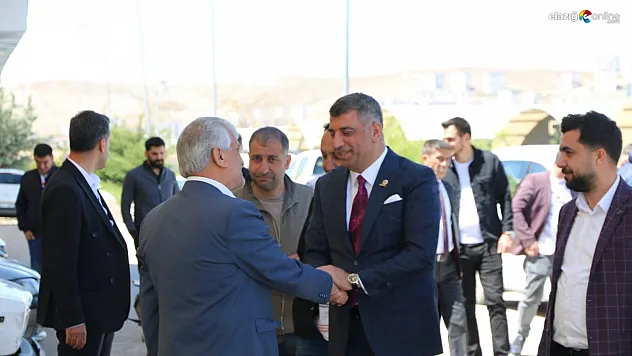 Galerici esnafından vekil Gürsel Erol'a yoğun ilgi