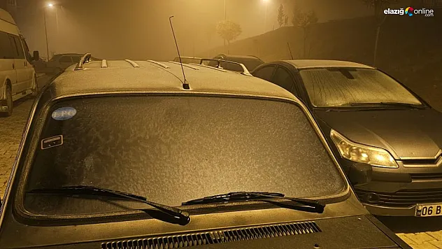 Gece ayazı Elazığ'ı sert vurdu: Araç camları buz tuttu