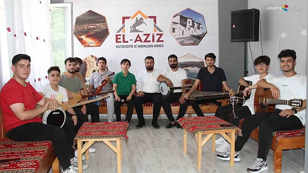 Elazığlı gençler, sokak yerine bu dernekte zaman geçiriyor