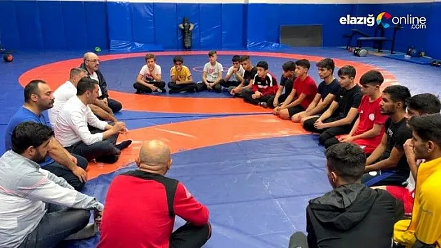 Genel Müdür Baykan Elazığlı güreşçilerle görüştü