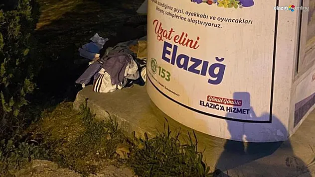 'Giysi kumbarası' talan edildi