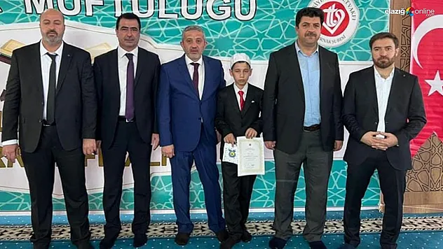 Gökyüzünü yıldızlar, yeryüzünü hafızlar süsler! Tebrikler Muhammed Mustafa Selami