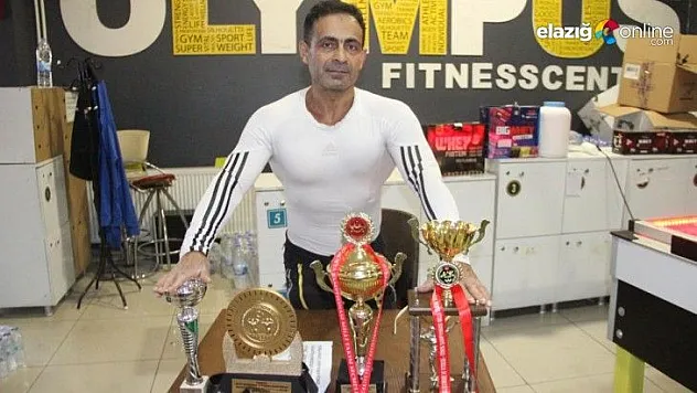 Gündüz boya badana, gece spor yaparak vücut geliştirme şampiyonu oldu