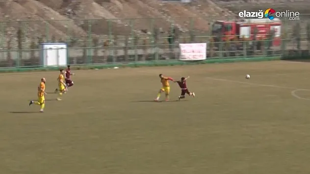 Hakemin verdiği kararlar taraftara saç baş yoldurdu