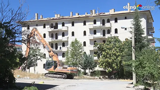 Hasar alan yapı ve binaların yıkımı pazartesi günü başlayacak