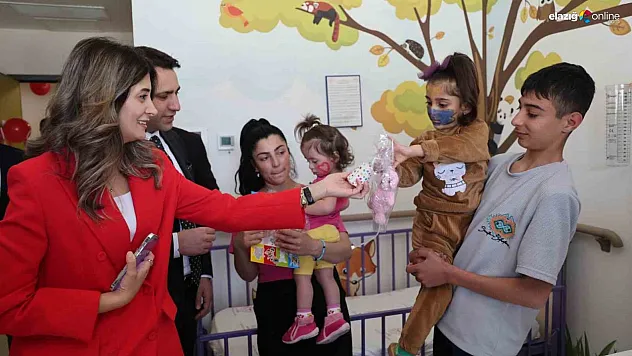 Tebrikler Şüheda hoca! 23 Nisan'da çocukları unutmadı