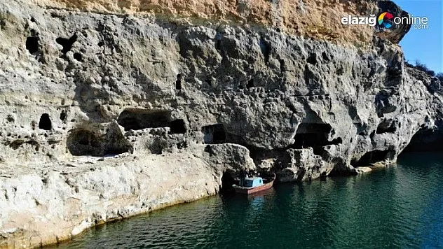 Hastek Kalesi, sular çekilince gün yüzüne çıktı