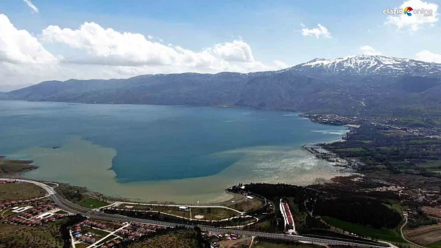 Doğunun gizli denizi Hazar Gölü'nün rengi değişti!