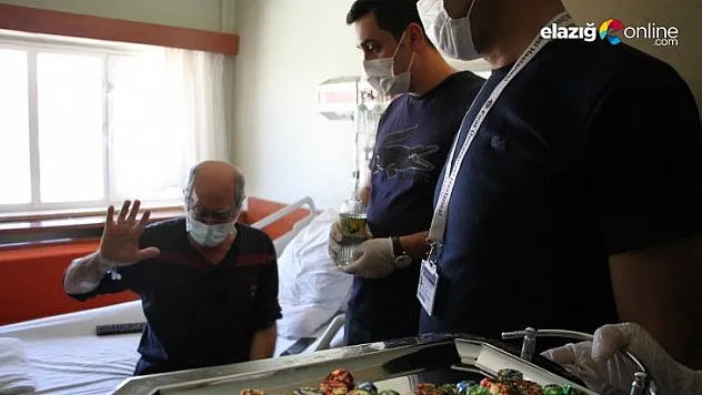 Hıdır Amca, gözyaşlarına hakim olamadı