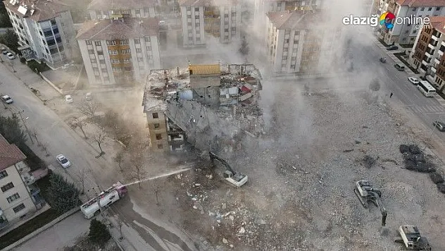 İki depremde 16 bin 773 yapı ağır hasar aldı, 5 bin 664'ünün yıkımı yapıldı