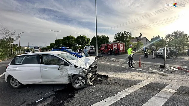 İki otomobil çarpıştı: 7 yaralı