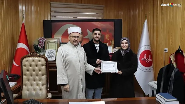 İslam'ı Seçti! Elazığ'da Müslüman Oldu! İşte O Duygusal Anlar!