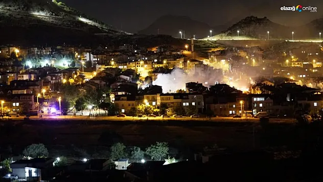 İşte Kayseri'deki Suriye olayının detayları! Kayseri halkı sokakta, sokaklar yangın yeri, araçlar ters çevrildi!
