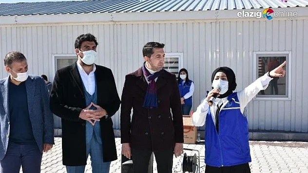 İstiklal Marşı'nın 10 kıtasını ezbere okuyan Suriyeli Aye, duygulandırdı