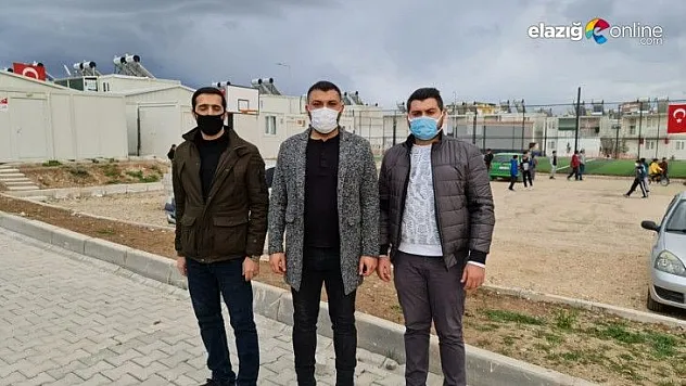 İyi Parti Gençlik Kolları'ndan konteyner kente ziyaret