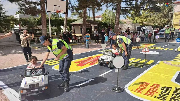 Jandarma, çocuklarla bir araya geldi