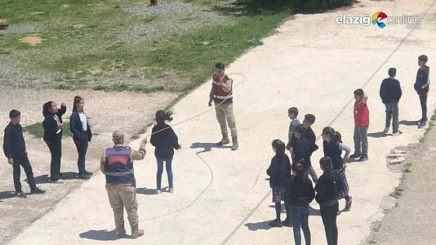 Jandarmadan yürekleri ısıtan hareketler