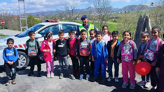 Jandarmadan öğrencilere trafik eğitimi