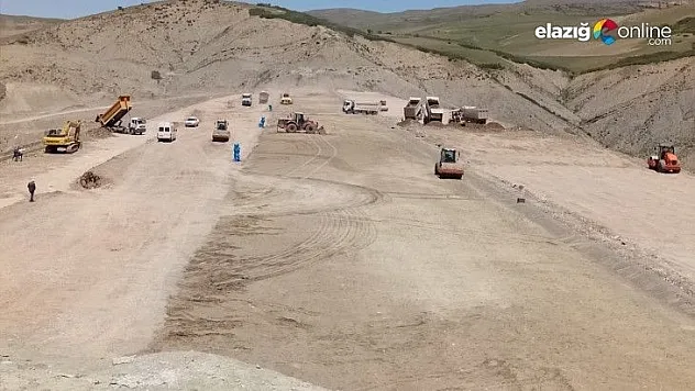 Kanatlı Barajı'nın yapım çalışmaları sürüyor