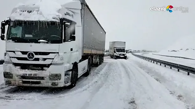 Gülüşkür rampasında araçlar yolda kaldı