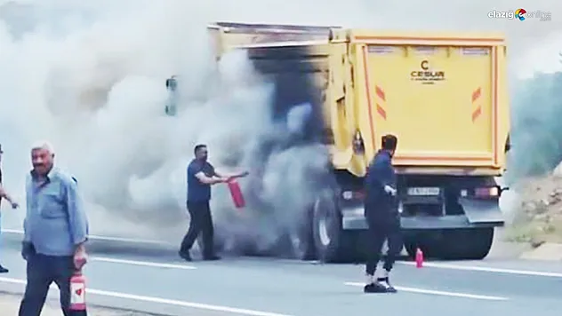 Karakoçan-Bingöl Yolunda Korkutan Anlar: Kamyon Alev Alev Yandı!